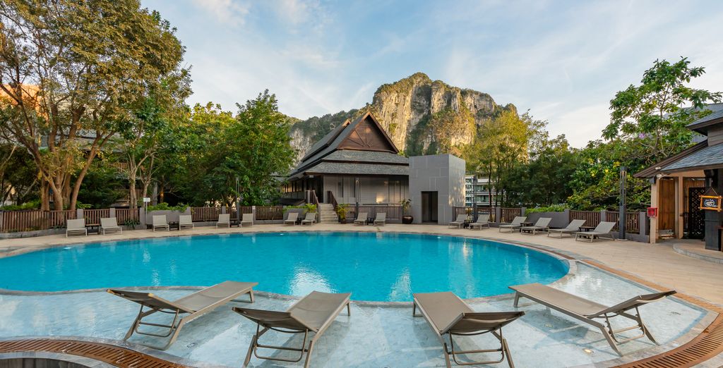 The Sukosol Hotel 5*, Holiday Inn Resort Krabi Ao Nang Beach 4* e Kantary Bay Hotel Phuket 4*