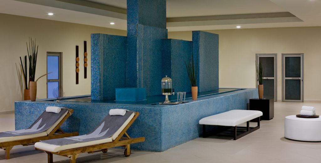 Combinato: Crowne Plaza H36 Midtown 4* e Grand Sunset Princess 5*