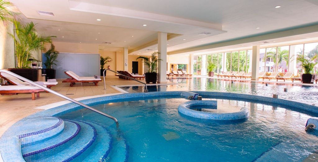 Combinato: Crowne Plaza H36 Midtown 4* e Grand Sunset Princess 5*