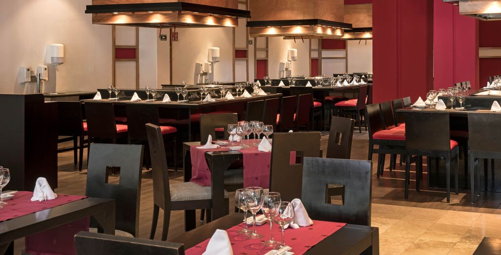 Combinato: Crowne Plaza H36 Midtown 4* e Grand Sunset Princess 5*