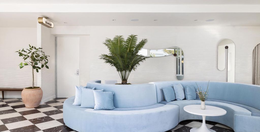 Combinato: Short Stories Hotel e Fontainebleau Las Vegas 4*