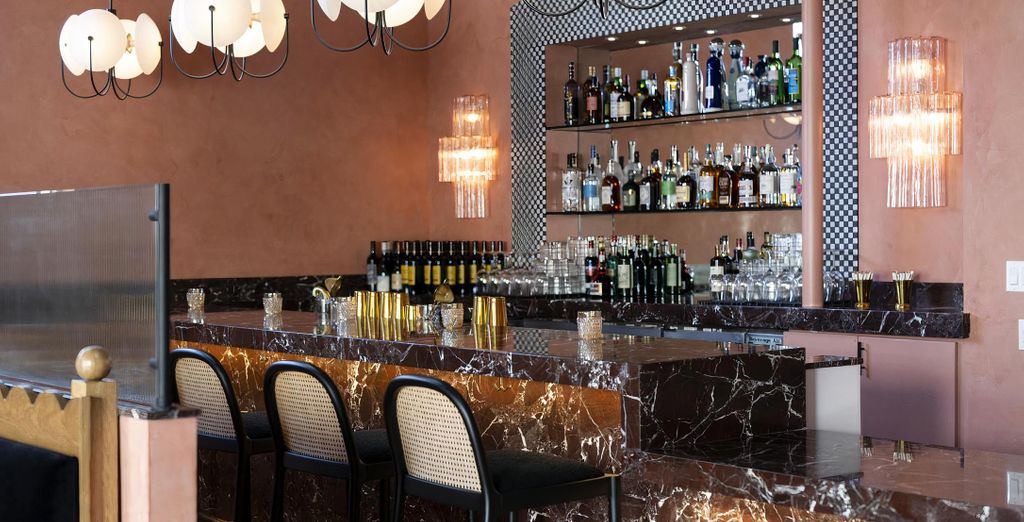 Combinato: Short Stories Hotel e Fontainebleau Las Vegas 4*
