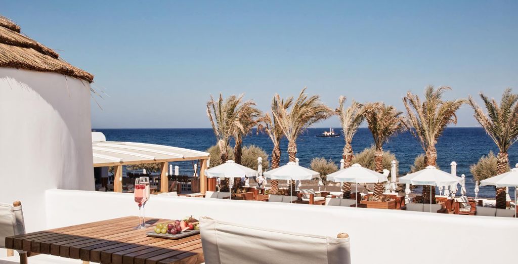 Nikki Beach Santorini 5*