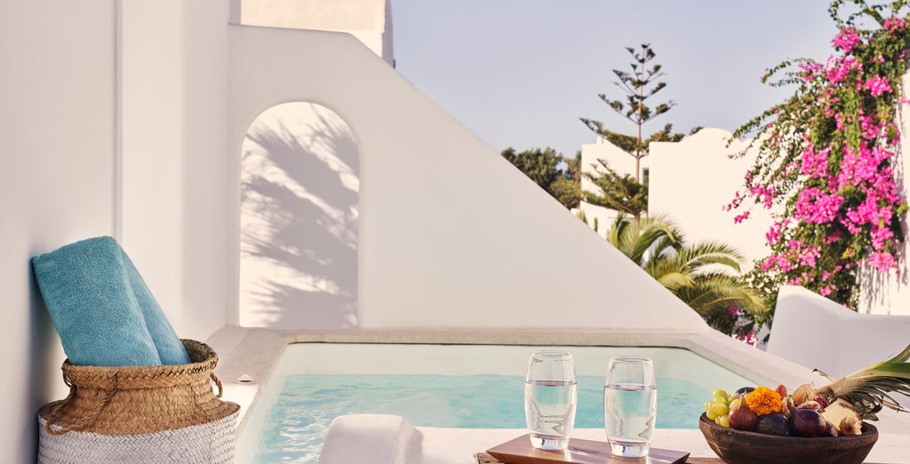 Nikki Beach Santorini 5*