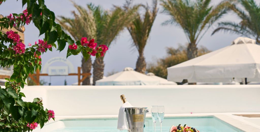 Nikki Beach Santorini 5*