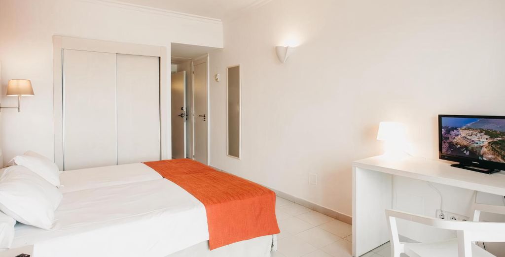 Sur Menorca Suites & Waterpark 4*