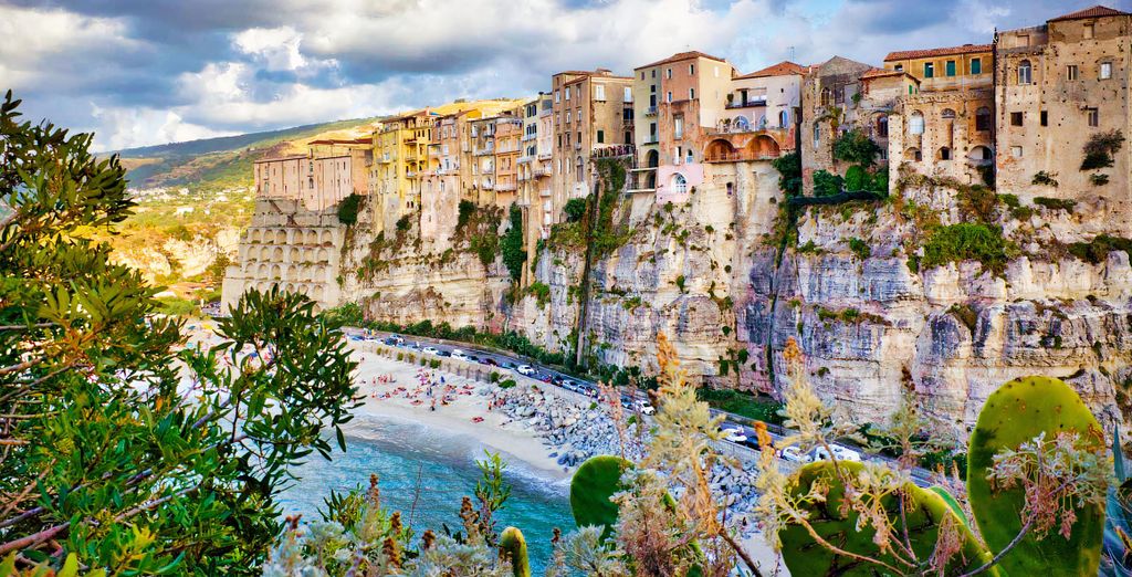 Futura Style Baia Tropea Resort 4*