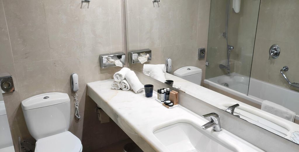 Apollonia Beach Resort & Spa 4*
