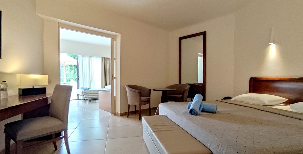 Apollonia Beach Resort & Spa 4*