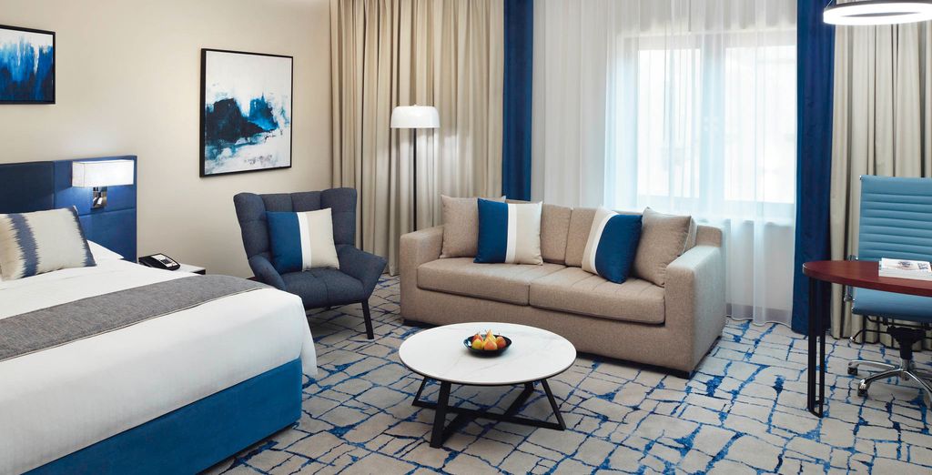 Mövenpick Hotel & Apartments Bur Dubai 5*