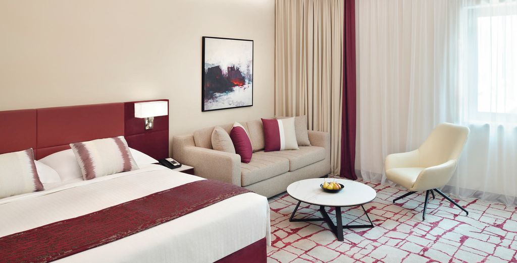 Mövenpick Hotel & Apartments Bur Dubai 5*