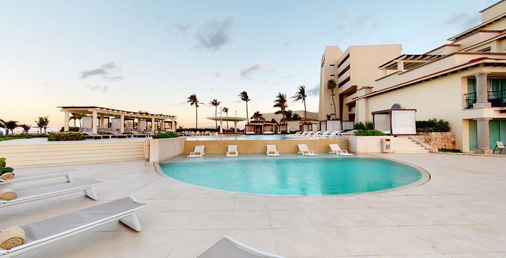 Grand Park Royal Luxury Resort 5*