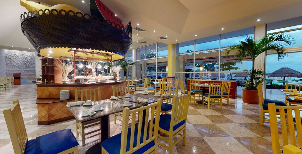Grand Park Royal Luxury Resort 5*