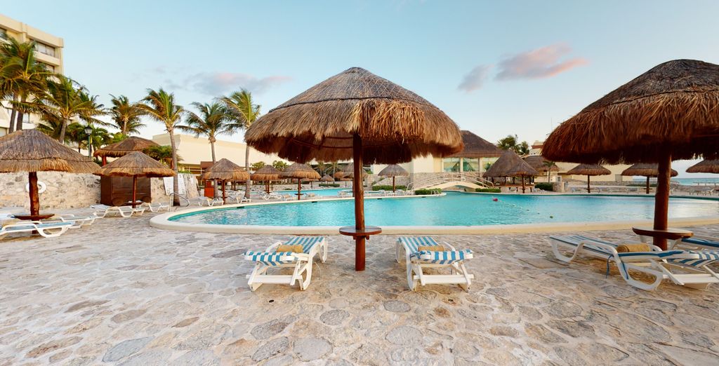 Grand Park Royal Luxury Resort 5*