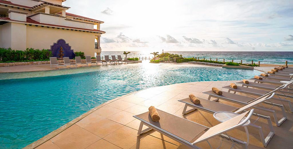 Grand Park Royal Luxury Resort 5*