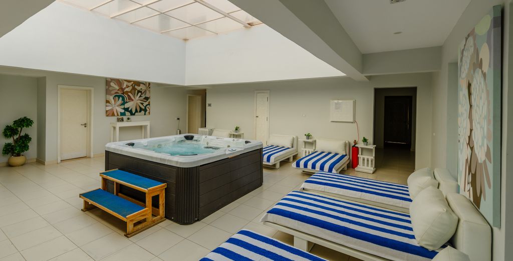 Club Reef Resort 4*