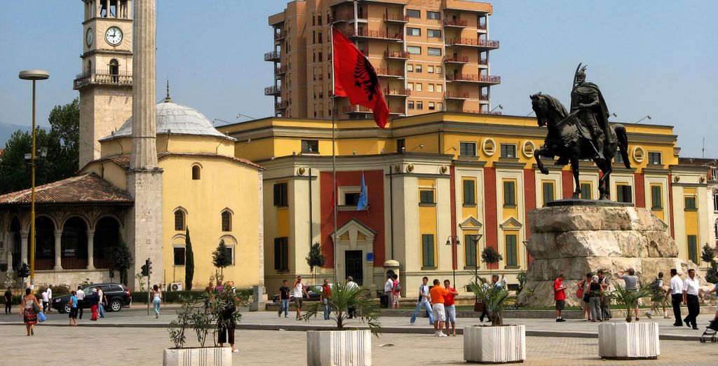 Bazaar Inn 4* e Regina Garden 4*