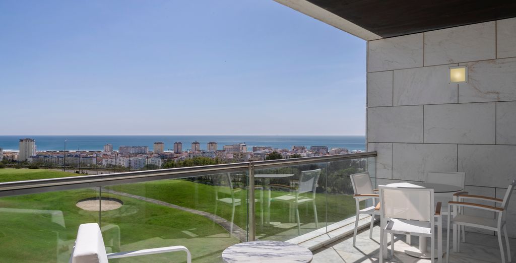 Crowne Plaza Caparica Lisbon 4*
