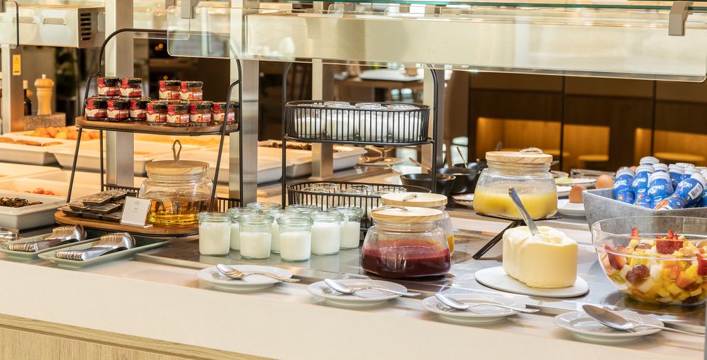 Crowne Plaza Caparica Lisbon 4*