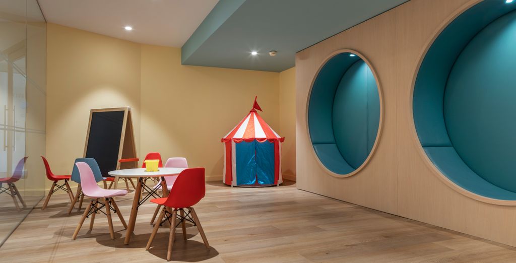 Crowne Plaza Caparica Lisbon 4*