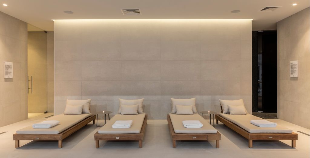 Crowne Plaza Caparica Lisbon 4*