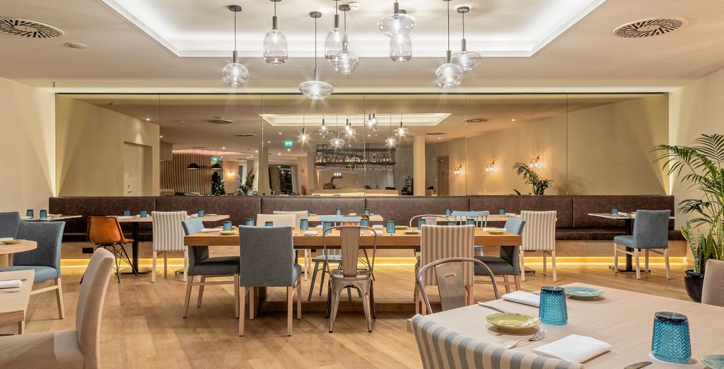Crowne Plaza Caparica Lisbon 4*