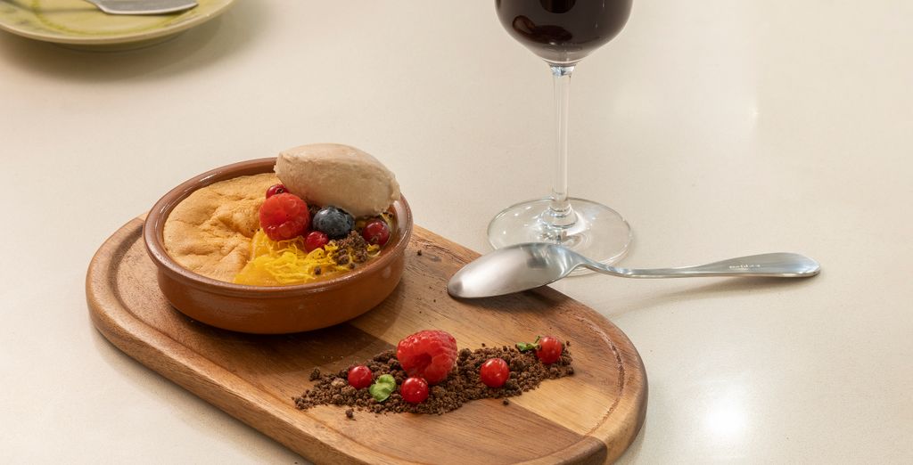 Crowne Plaza Caparica Lisbon 4*