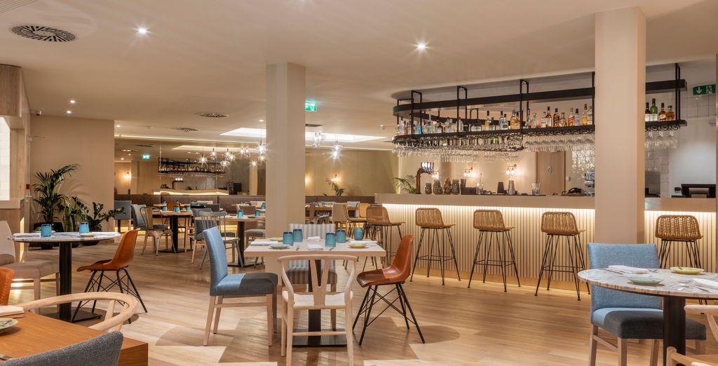 Crowne Plaza Caparica Lisbon 4*