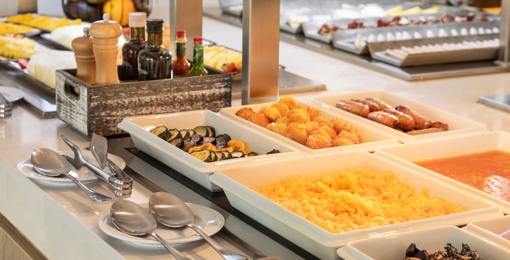 Crowne Plaza Caparica Lisbon 4*