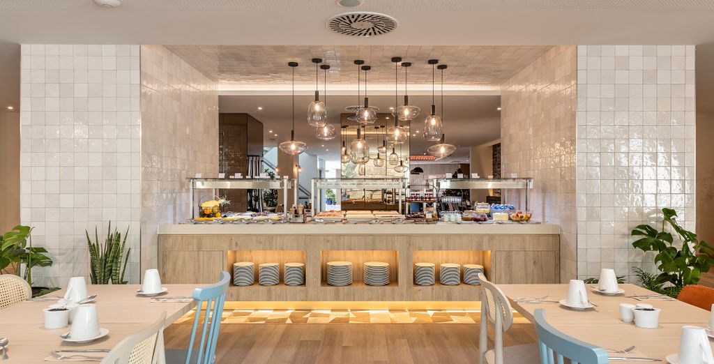 Crowne Plaza Caparica Lisbon 4*