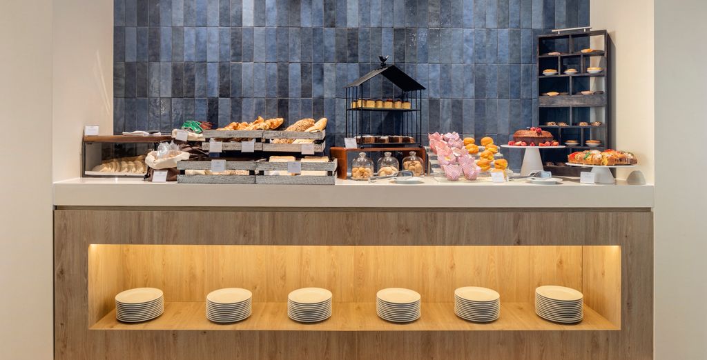 Crowne Plaza Caparica Lisbon 4*