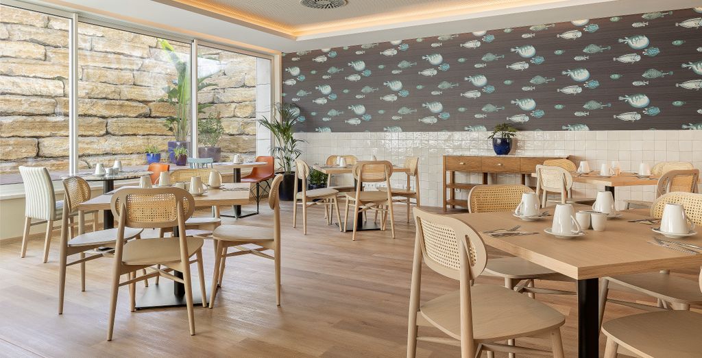 Crowne Plaza Caparica Lisbon 4*