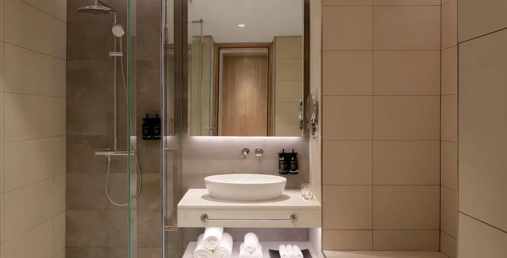 Holiday Inn Dubai Business Bay, an IHG Hotel 4*
