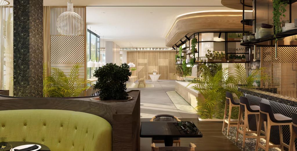 Holiday Inn Dubai Business Bay, an IHG Hotel 4*