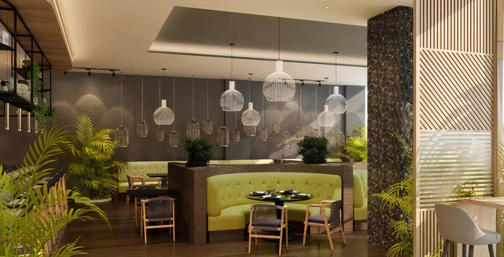 Holiday Inn Dubai Business Bay, an IHG Hotel 4*