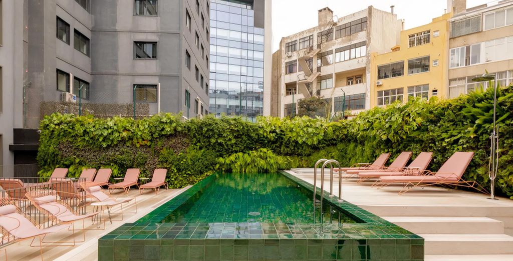 Luster Hotel 4*
