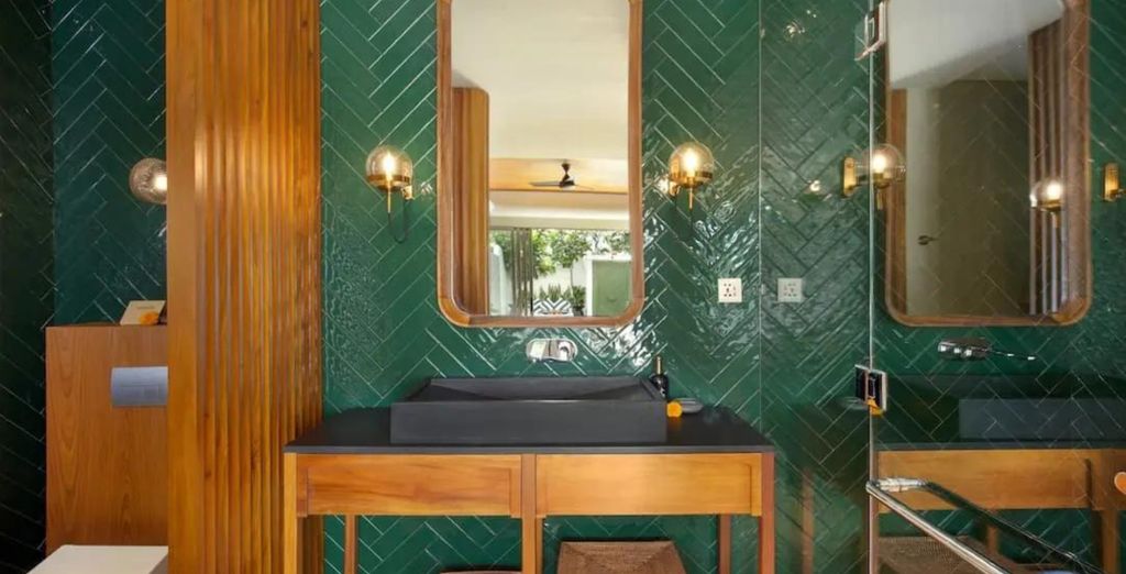 Mayura Ubud Retreat 4*, The Acala Shri Sedana 4*, Monolocale Luxury Resort e Spa Seminyak 5*