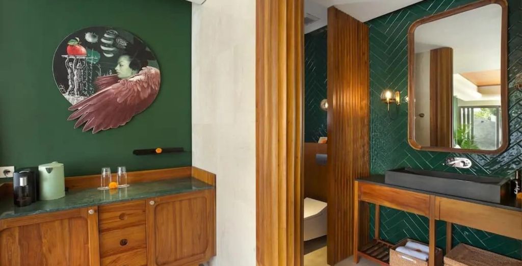Mayura Ubud Retreat 4*, The Acala Shri Sedana 4*, Monolocale Luxury Resort e Spa Seminyak 5*