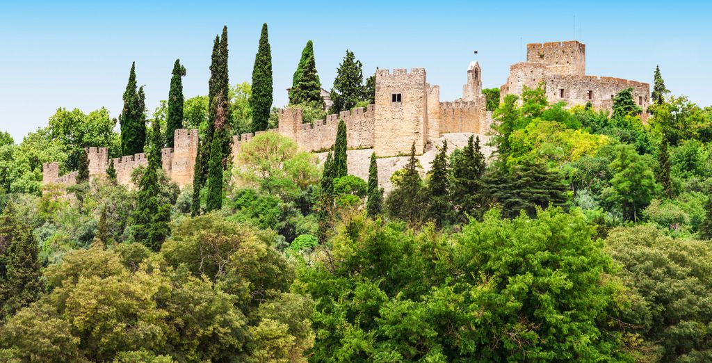 Autotour: Il fascino del Paese tra le città più pittoresche 