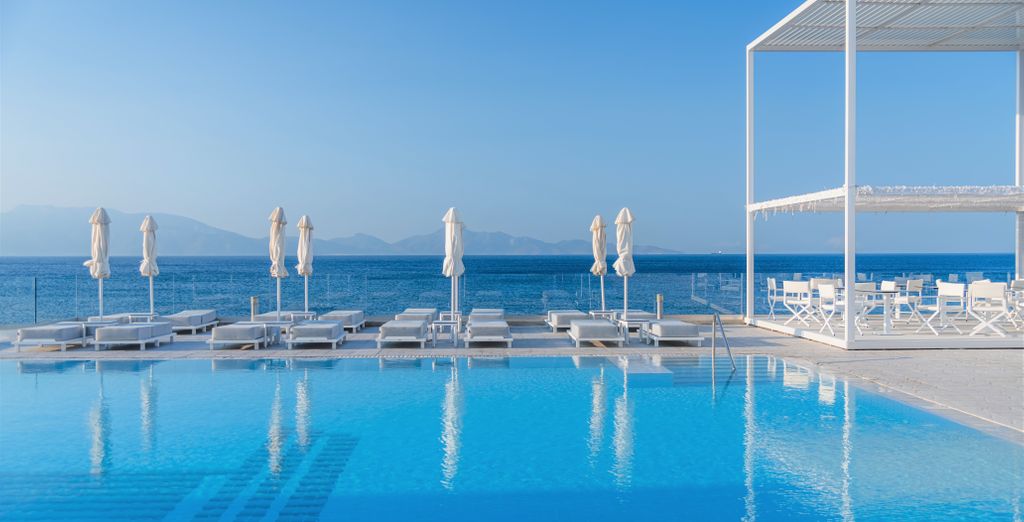 Dimitra Beach Hotel 5*