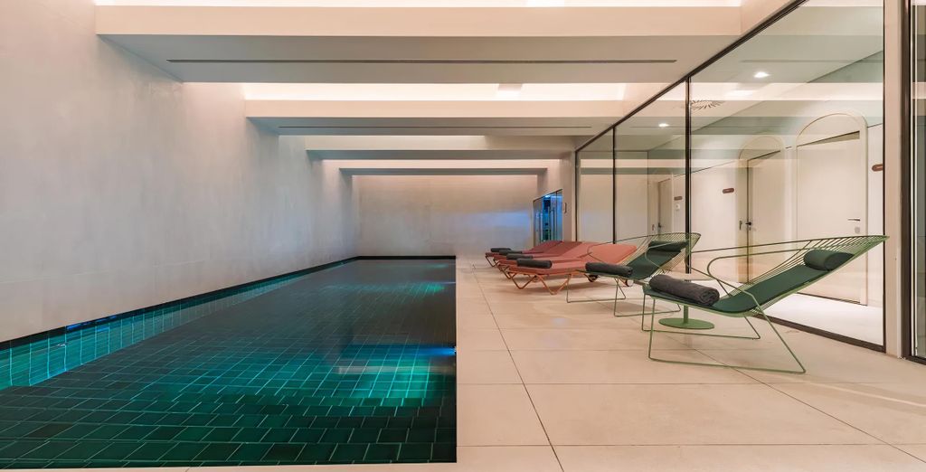 Luster Hotel 4*