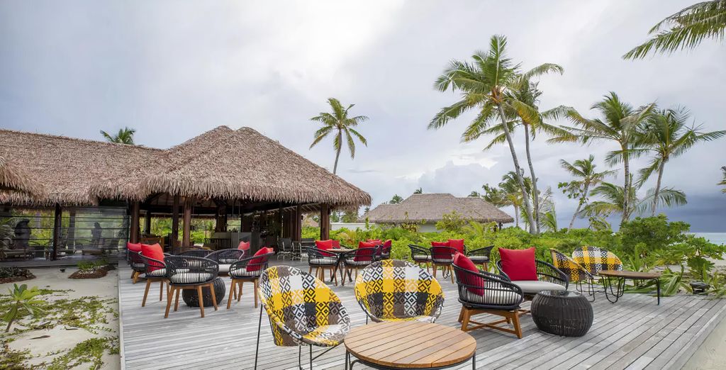 Grand Hyatt Abu Dhabi Hotel & Residences Emirates Pearl 5* e Barceló Whale Lagoon Maldives 5*