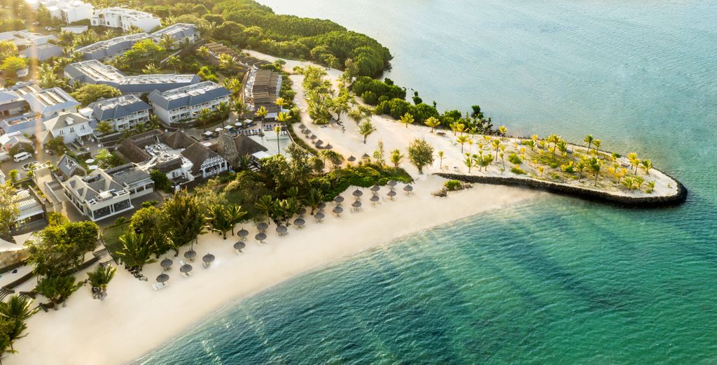 Radisson Blu Azuri Resort & Spa 4*