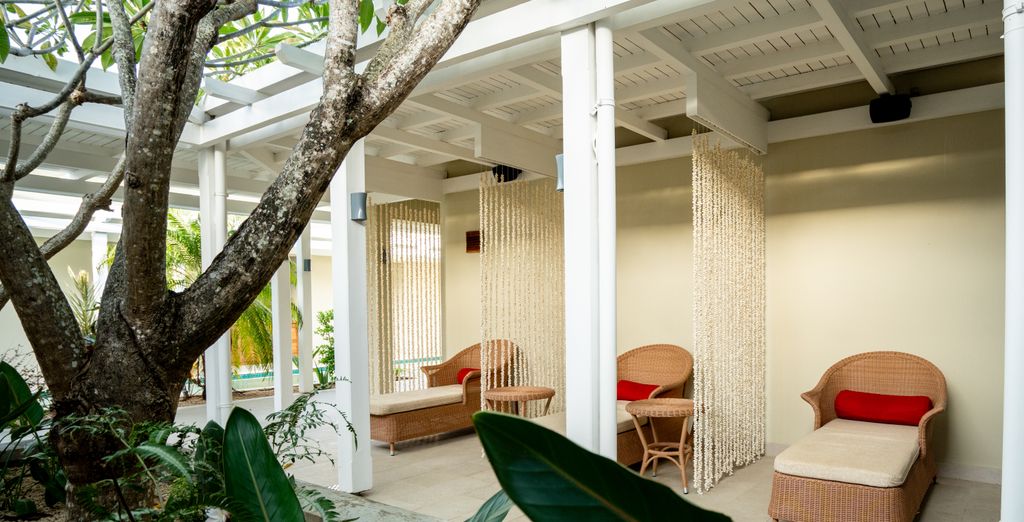Radisson Blu Azuri Resort & Spa 4*