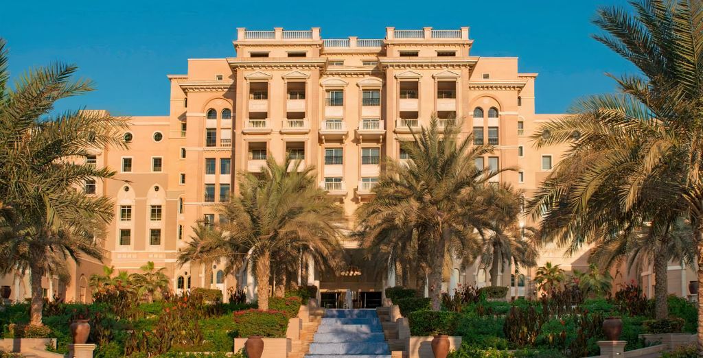The Ritz Carlton Abu Dhabi Grand Canal 5* con possibile estensione a Dubai