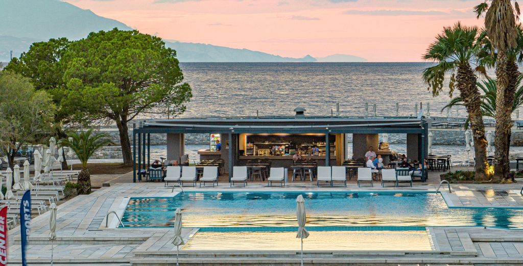 Ramada Loutraki Poséidon Resort 4*
