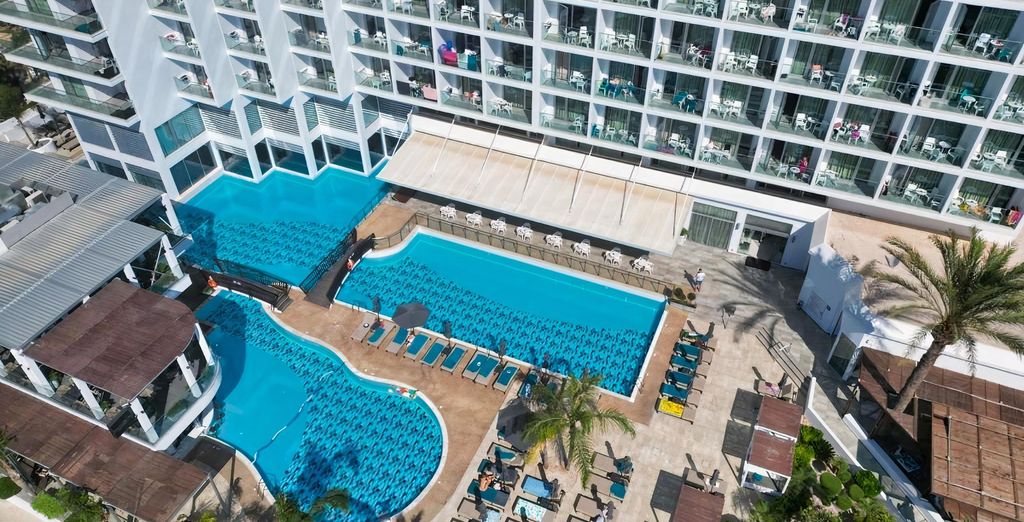 Vassos Nissi Plage Hotel 4*