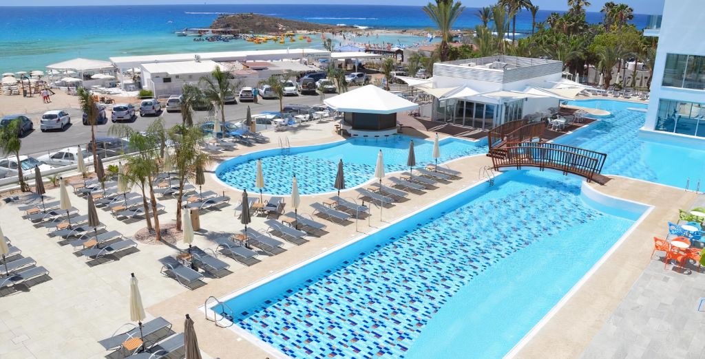 Vassos Nissi Plage Hotel 4*