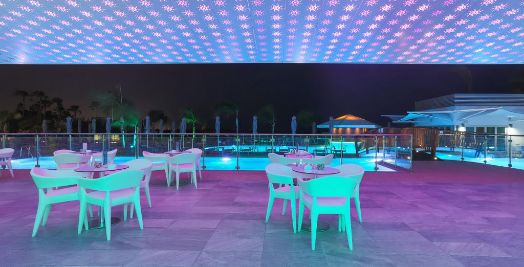 Vassos Nissi Plage Hotel 4*