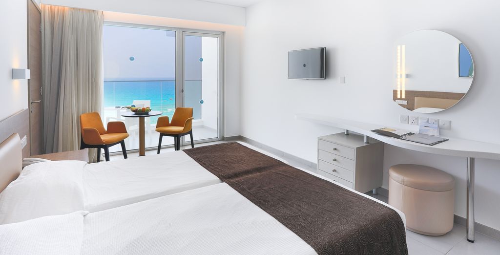 Vassos Nissi Plage Hotel 4*